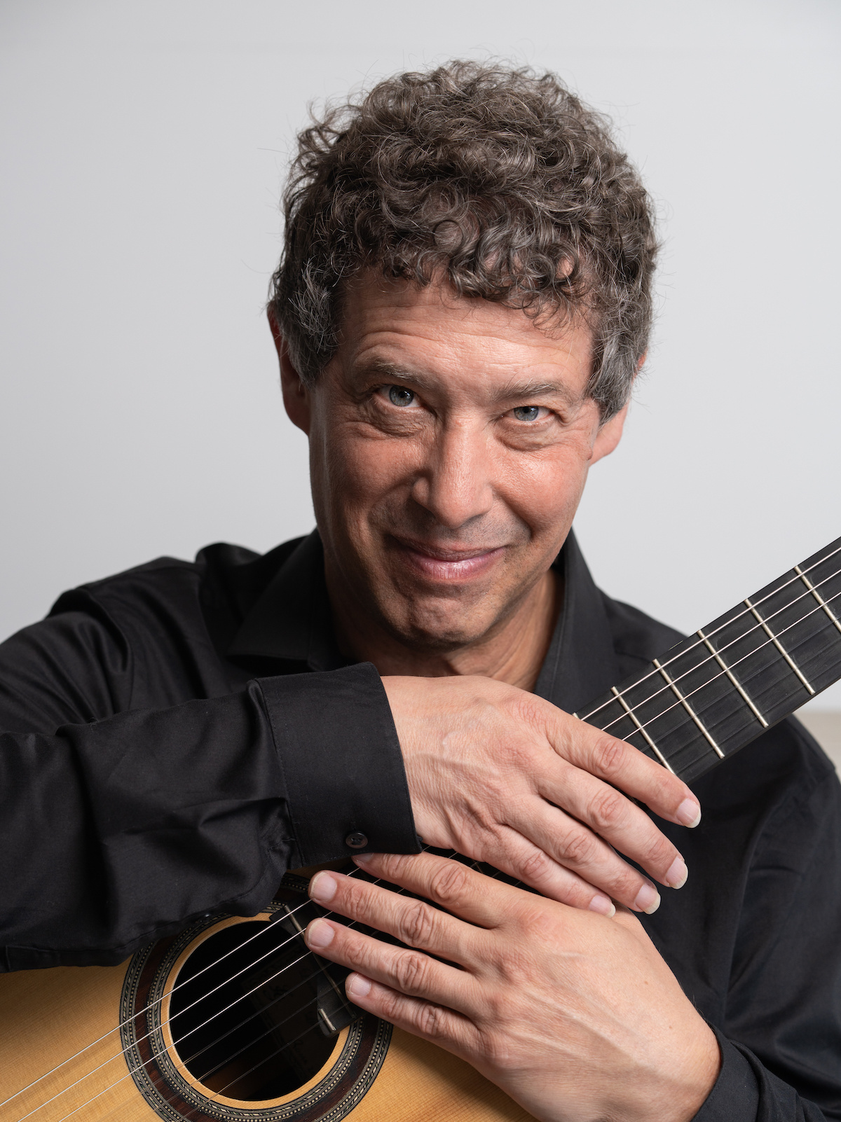 Marc Teicholz guitar headshot